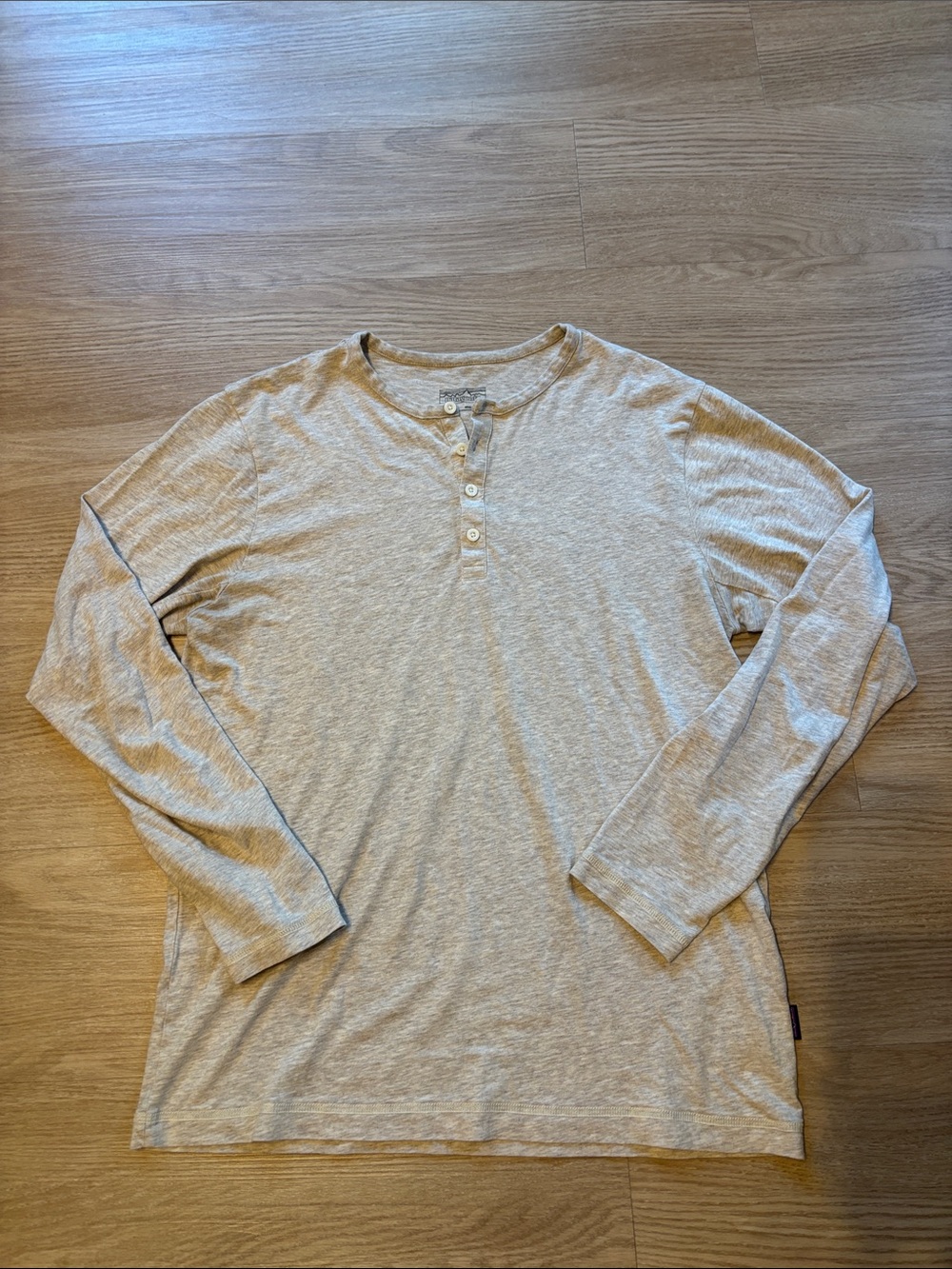 Patagonia Mens M Daily Henley Shirt Organic Cotton Long Sleeve Cream Read*
